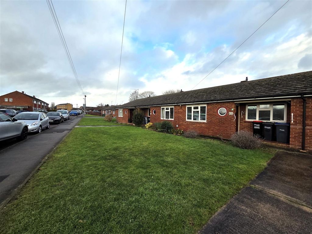 Property photo 2 of 8 20 Redland - Street.Jpg