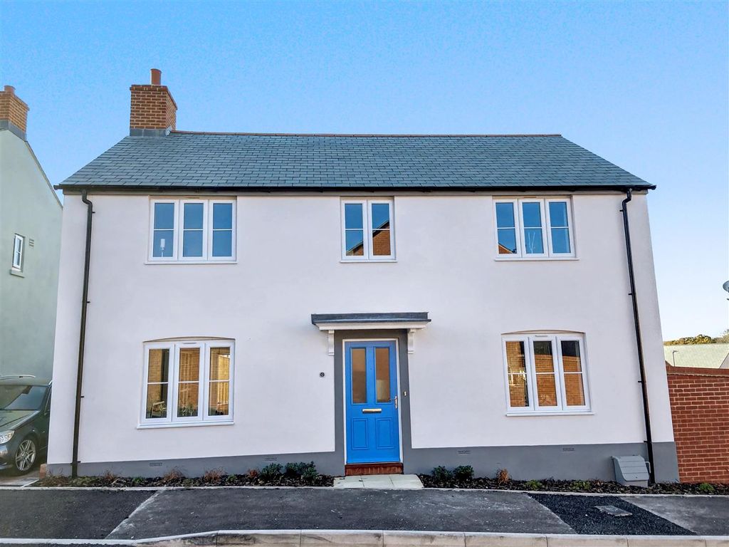 Property photo 1 of 10 201 Front