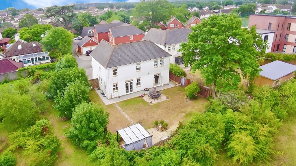 Property photo 2 of 35