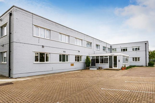 Property photo 1 of 8 Main 888