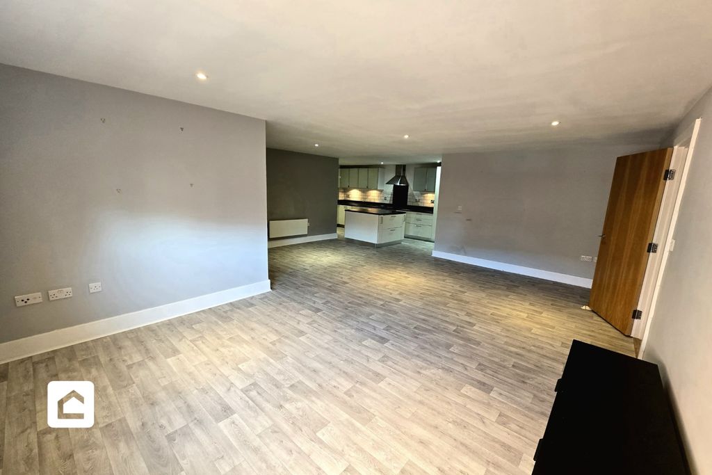 Property photo 3 of 10 2