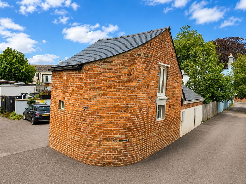 Property photo 2 of 17 External