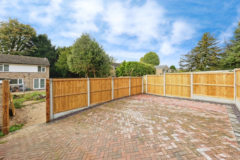 Property photo 2 of 17 Photo