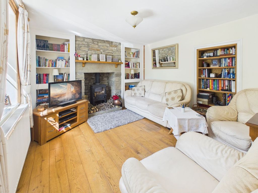 Property photo 3 of 32