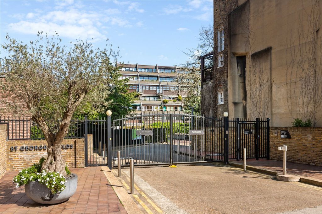 Property photo 1 of 2