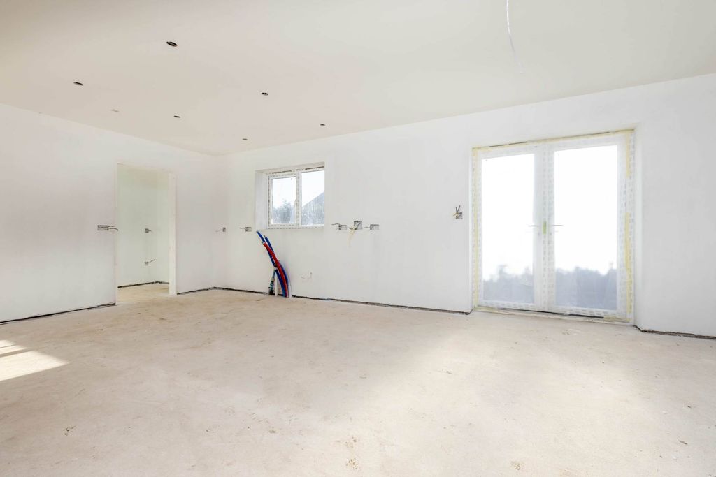 Property photo 3 of 4