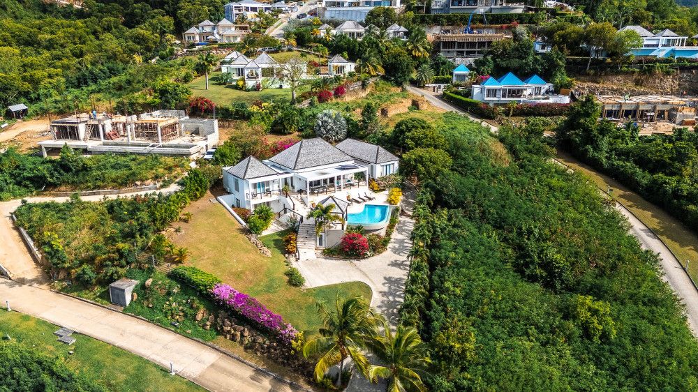 Property photo 1 of 35