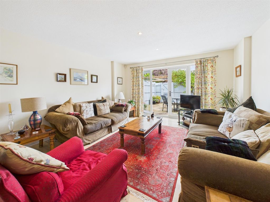 Property photo 2 of 14 Cam04907G0-Pr0288-Still012.Jpg