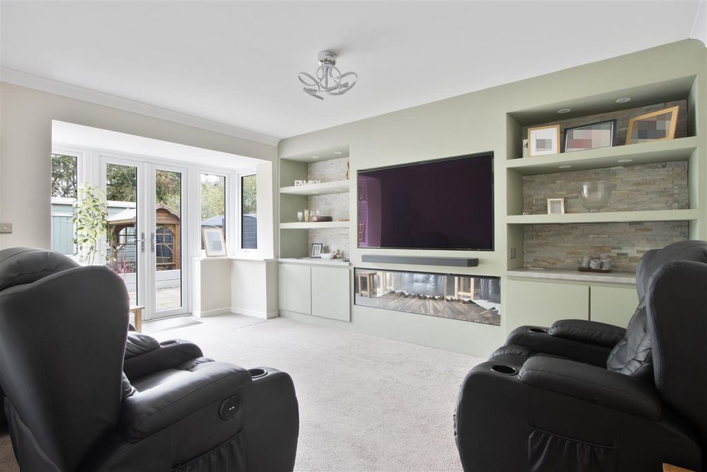 Property photo 2 of 20 Living Room