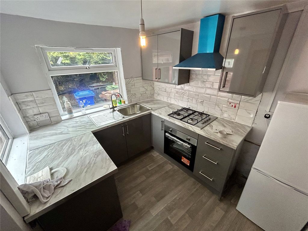 Property photo 1 of 18 Kitchen