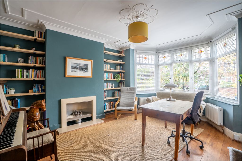 Property photo 3 of 44 37Beckettspark6