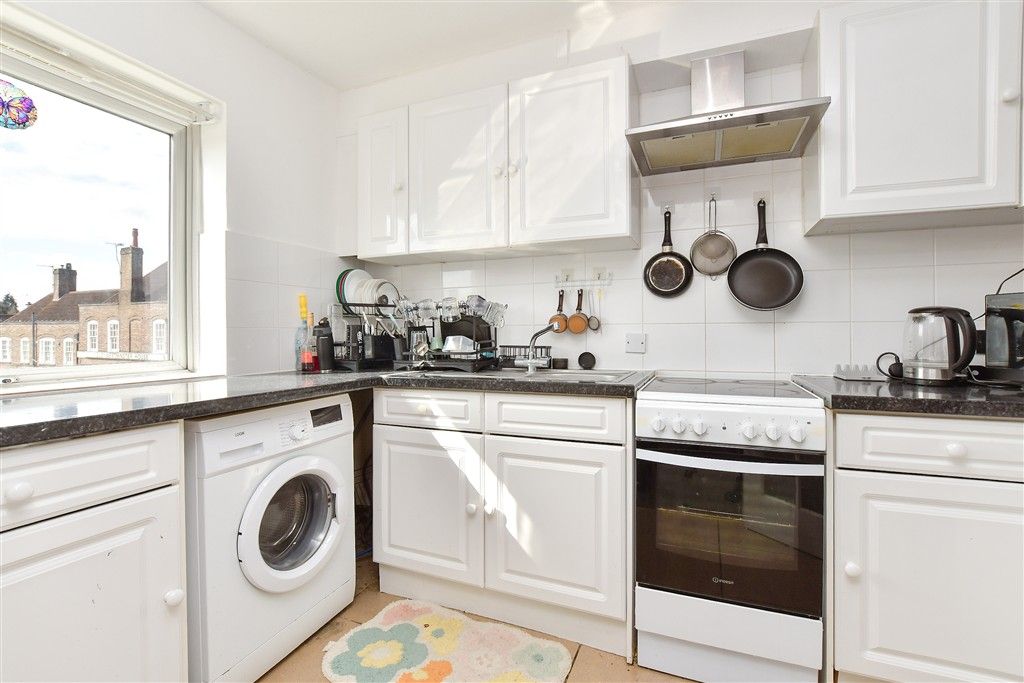 Property photo 2 of 12 Kitchen