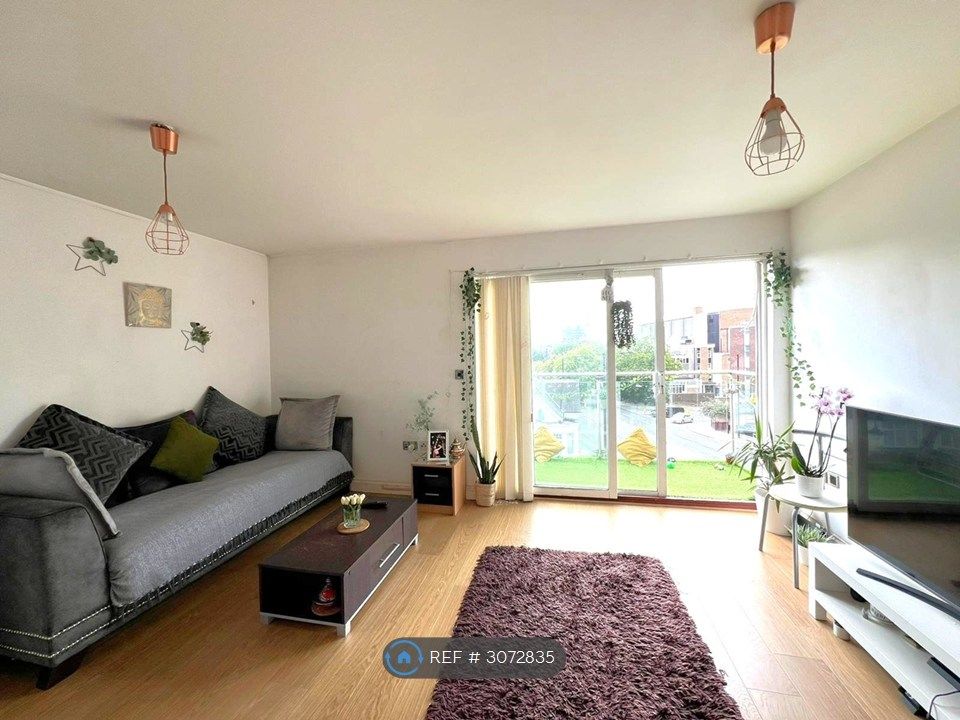 Property photo 2 of 8