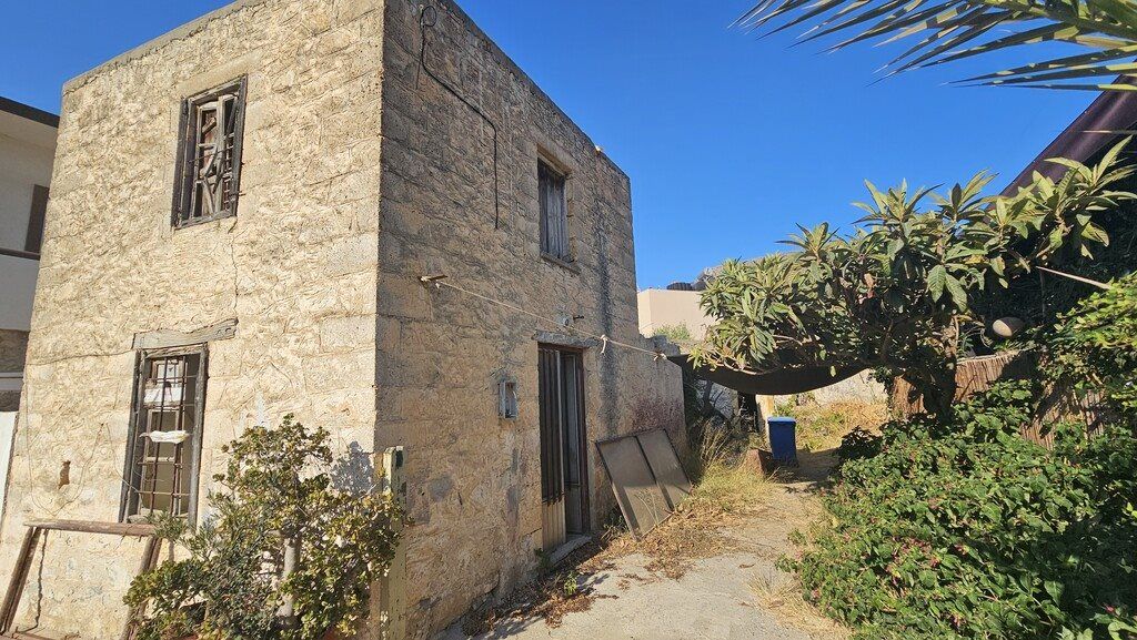 Property photo 1 of 8 For Sale Maisonette 133 m² In Crete