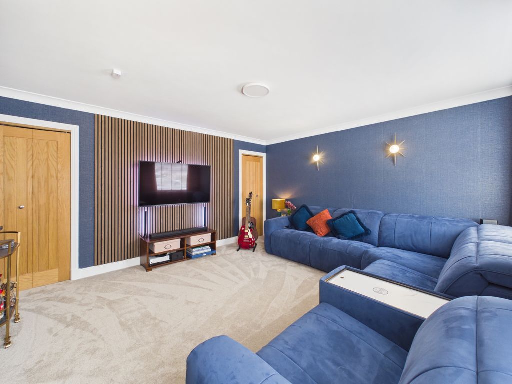 Property photo 2 of 41