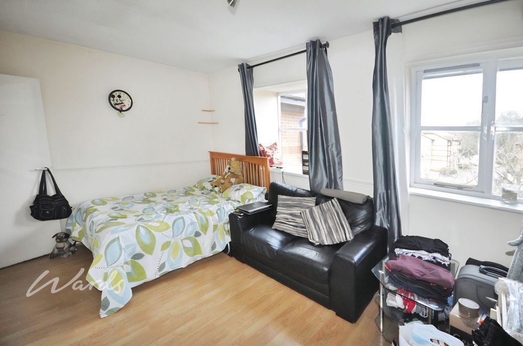 Property photo 2 of 4 Lounge