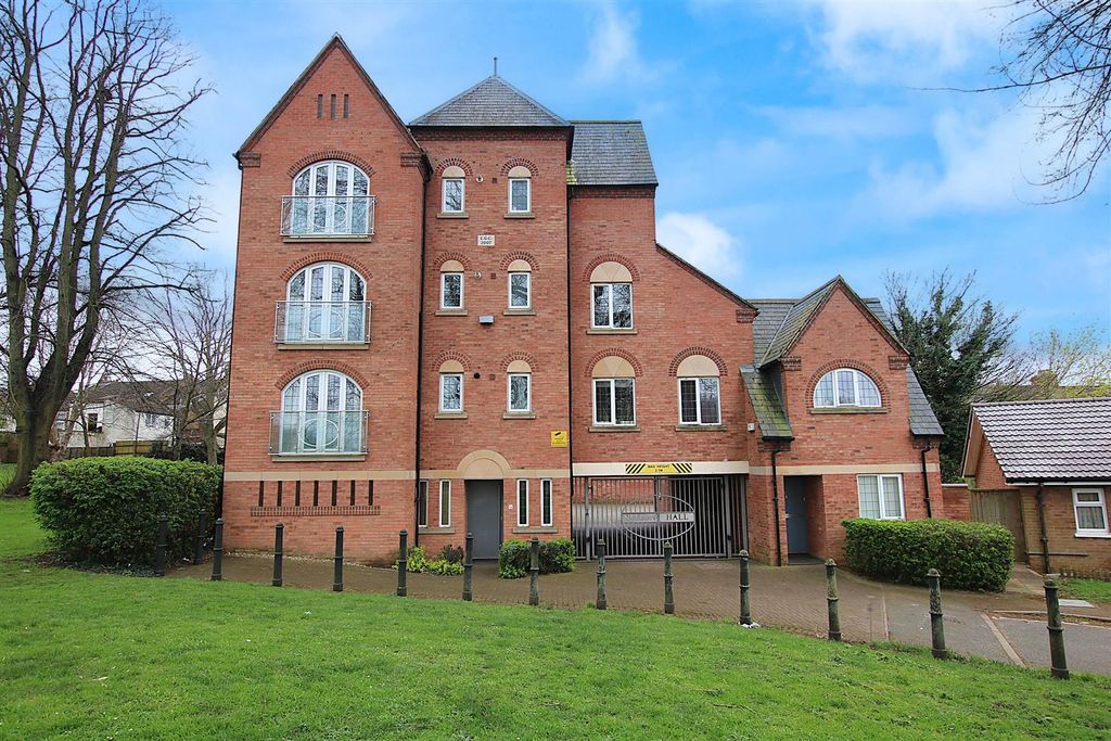 Property photo 2 of 11 Img_9642_(2).Jpg