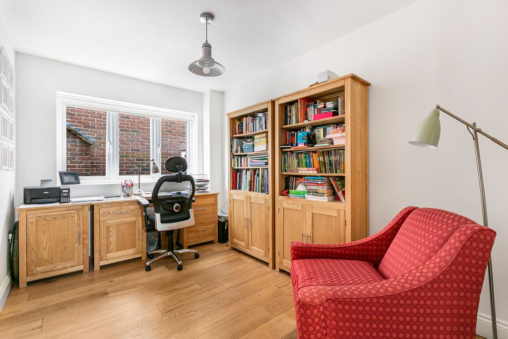 Additional image 12 of 5 bed detached house for saleGeorges Wood Road, Brookmans Park, Hatfield AL9