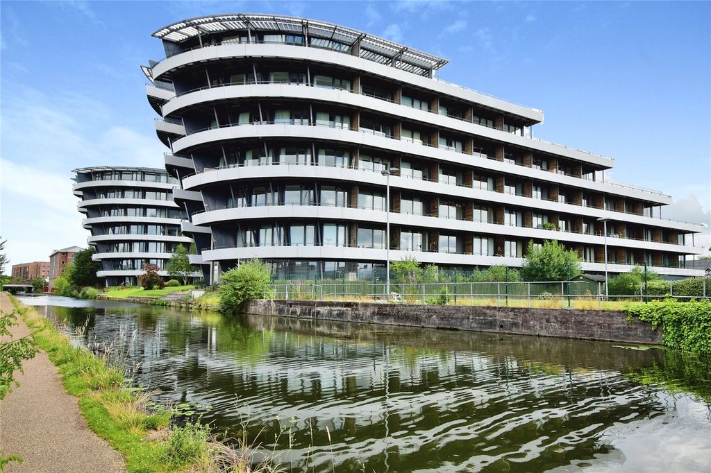 Property photo 1 of 22 Front