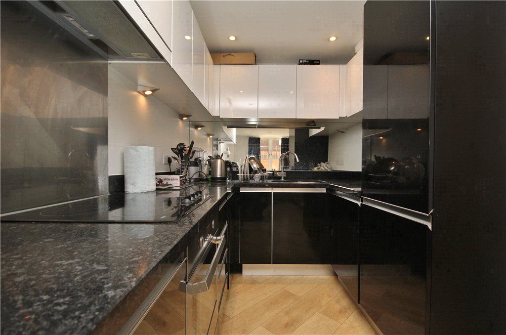 Property photo 3 of 7 Kitchen