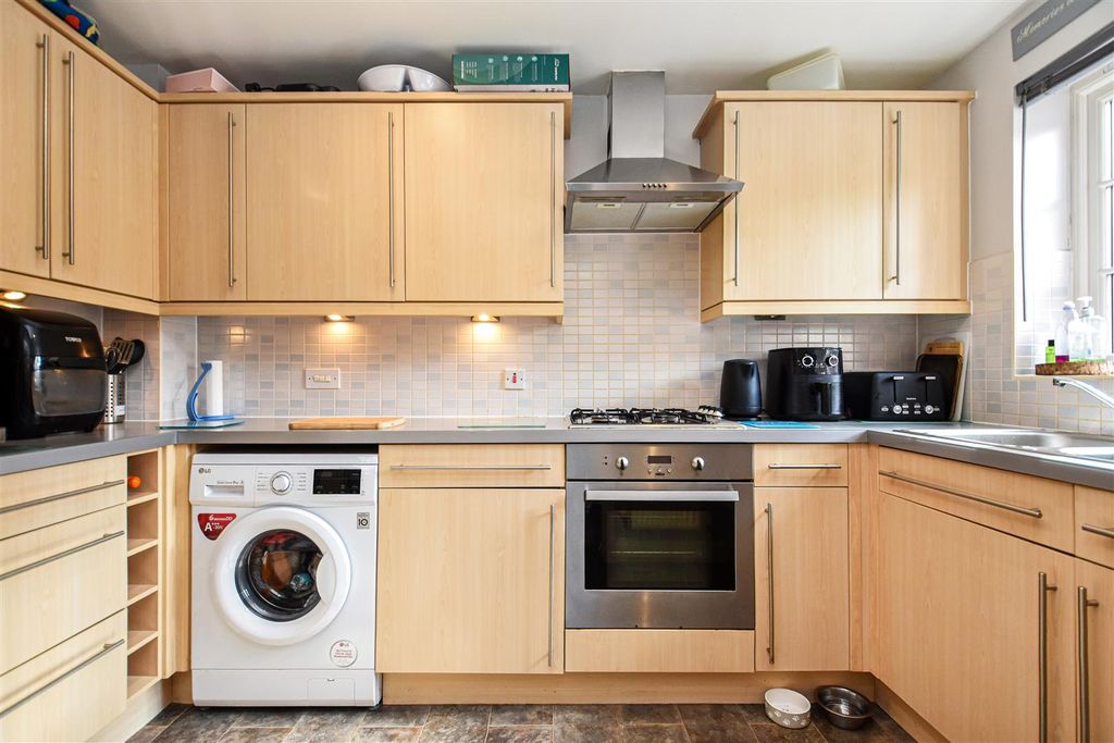 Property photo 2 of 15 Ph15_6482784.Jpg