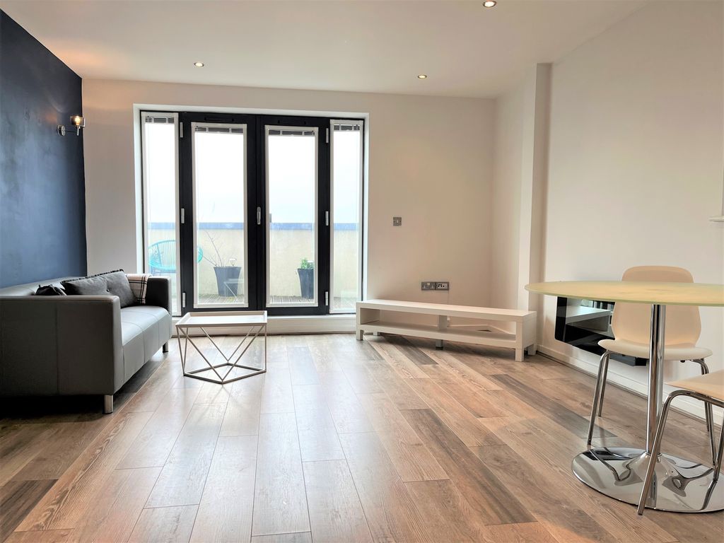 Property photo 2 of 14 Living Room