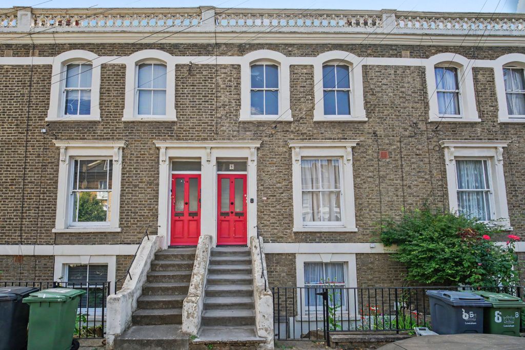 Property photo 1 of 9 8B Cressingham Road, Lewisham, London, Se13 5Ag