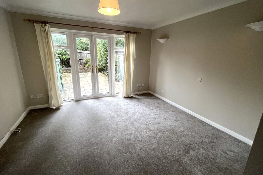 Property photo 2 of 6 Picture No. 13