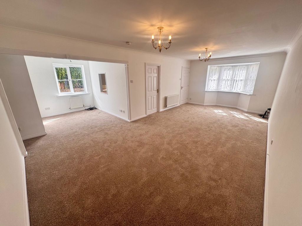 Property photo 2 of 15 Photo 6
