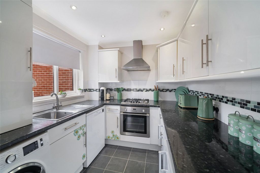 Property photo 3 of 18 Picture No. 06