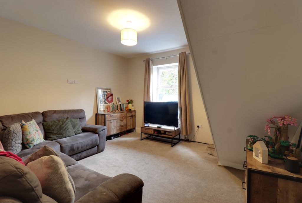 Property photo 2 of 13 Lounge 1