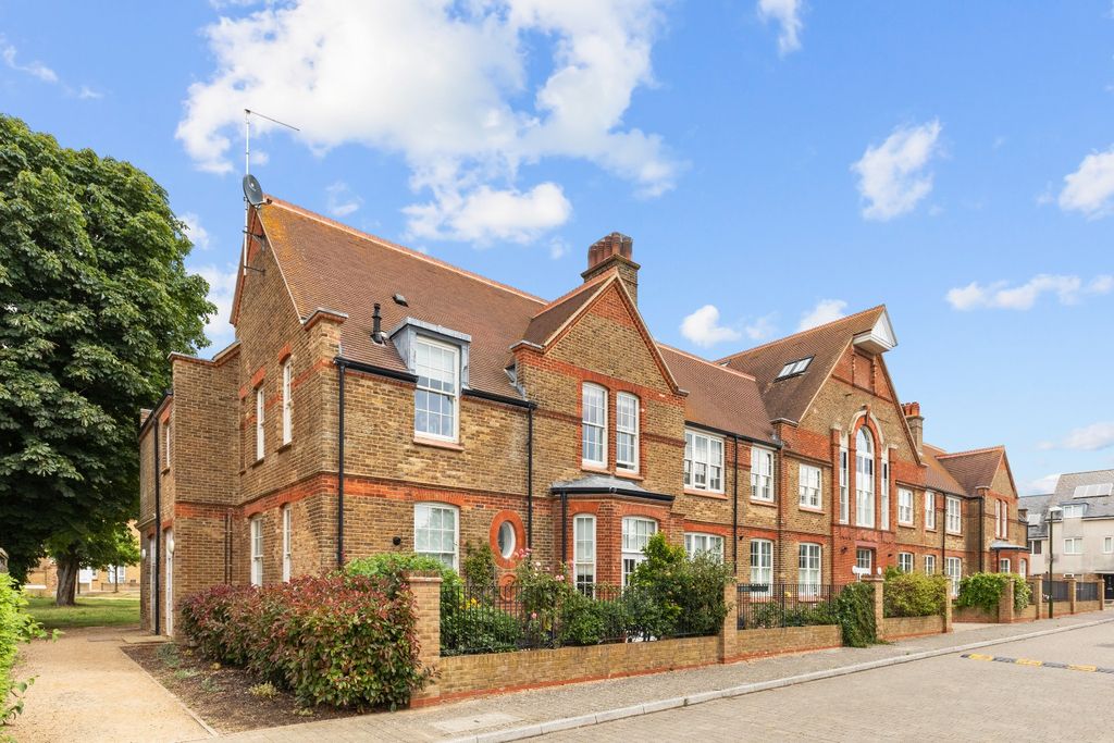 Property photo 1 of 11 4030941