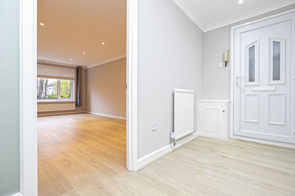 Property photo 3 of 18 Photo 6