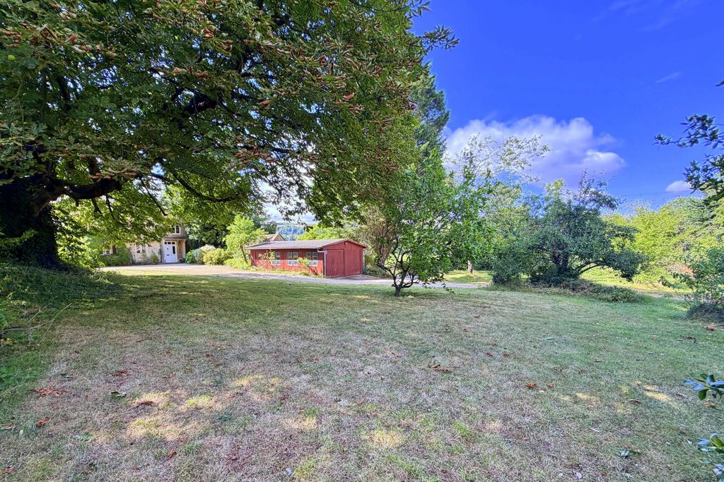 Property photo 2 of 28