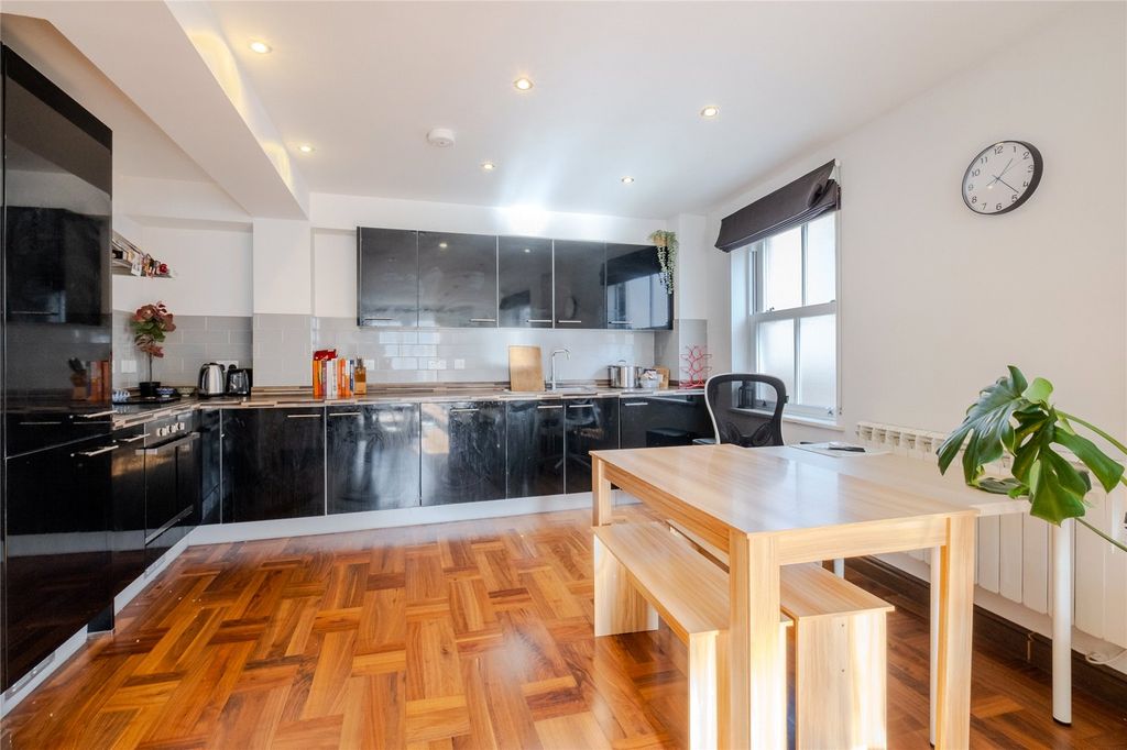 Property photo 3 of 7 Picture No. 08