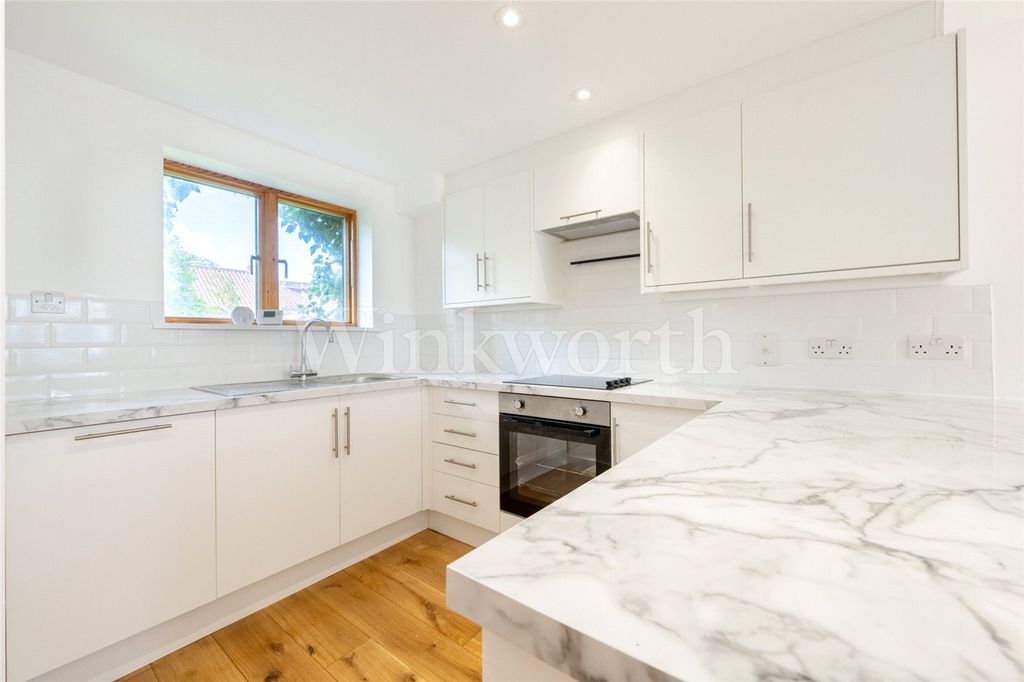 Property photo 2 of 13 Picture No. 01
