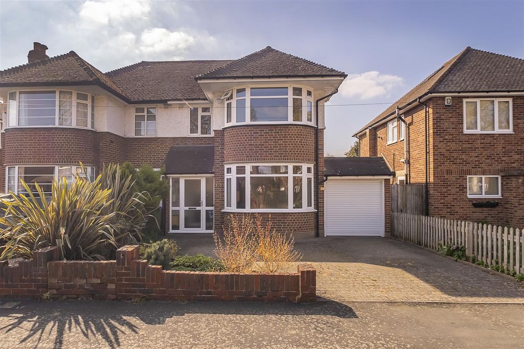 Property photo 1 of 20 36-Thistledene-0034.Jpg