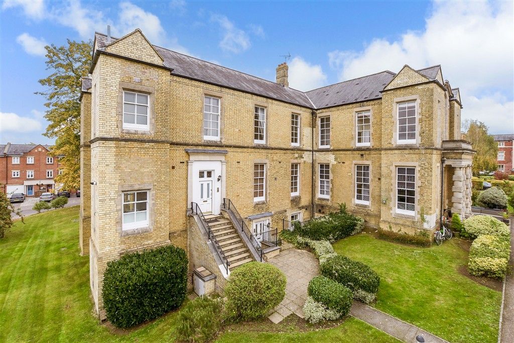 Property photo 3 of 13 External (Web)