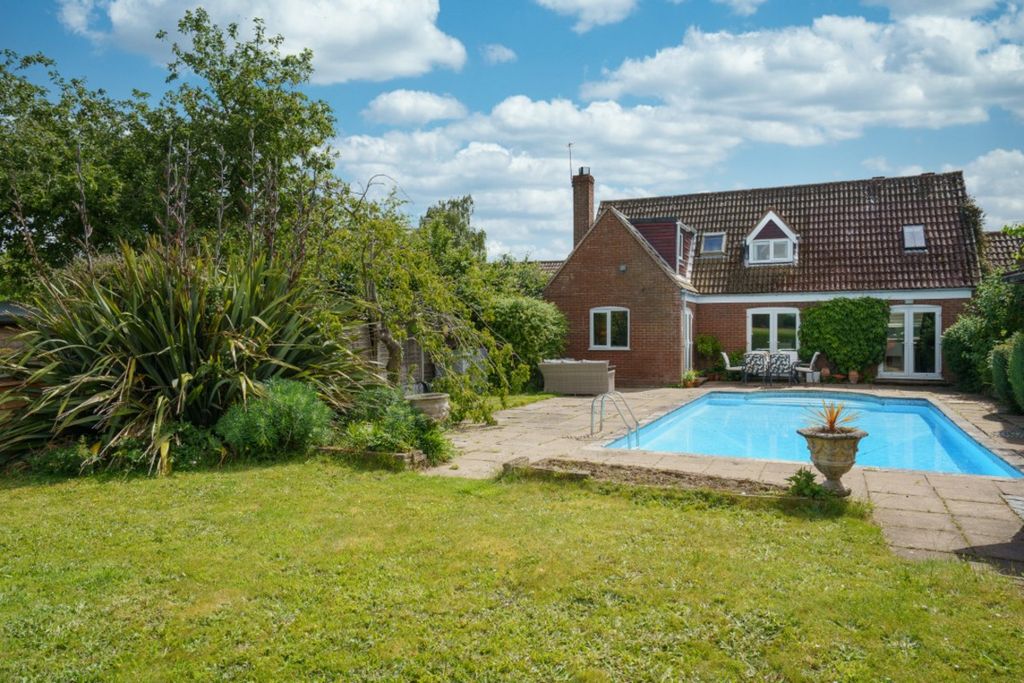 Property photo 1 of 24