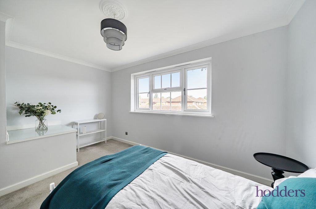 Property photo 2 of 18 55F8Ebac-A604-448...