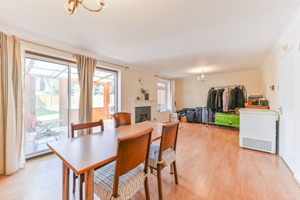 Property photo 3 of 16