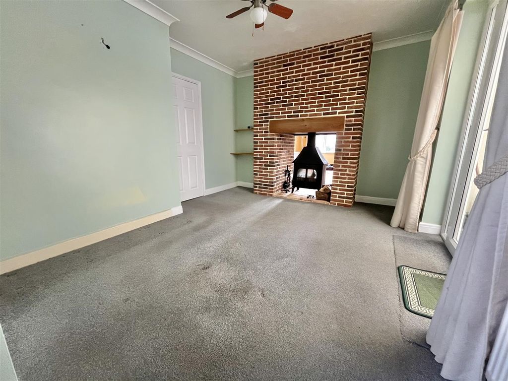 Property photo 3 of 25 Dining Room