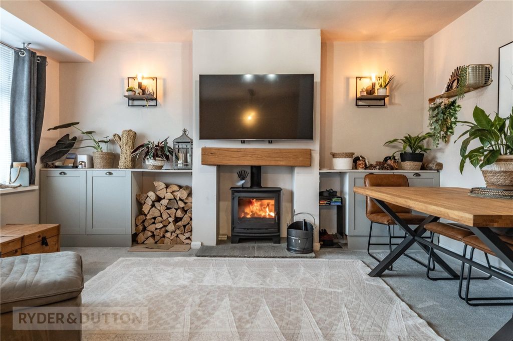 Property photo 3 of 22 Living Room