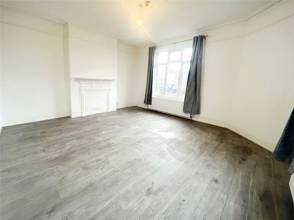 Property photo 3 of 9 Picture No. 04