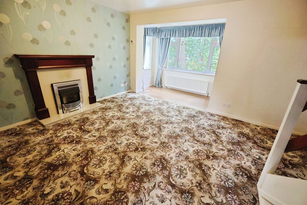 Property photo 3 of 12 Pbox-Img.Jpg