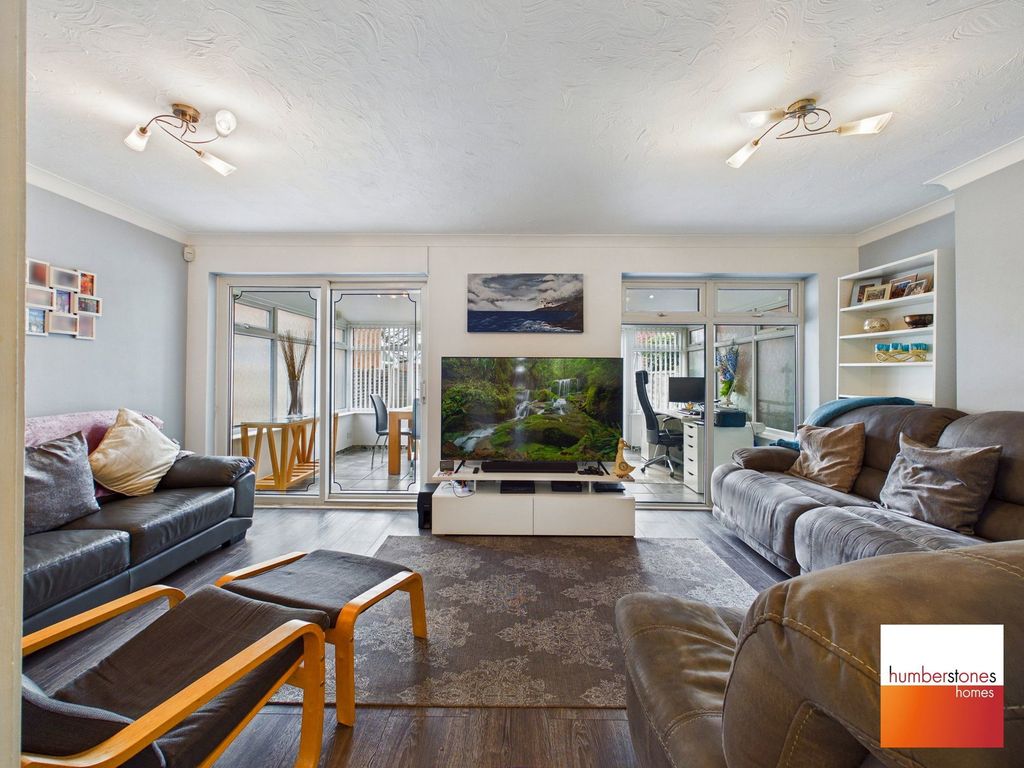 Property photo 2 of 18