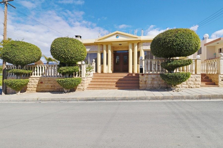 Property photo 1 of 41