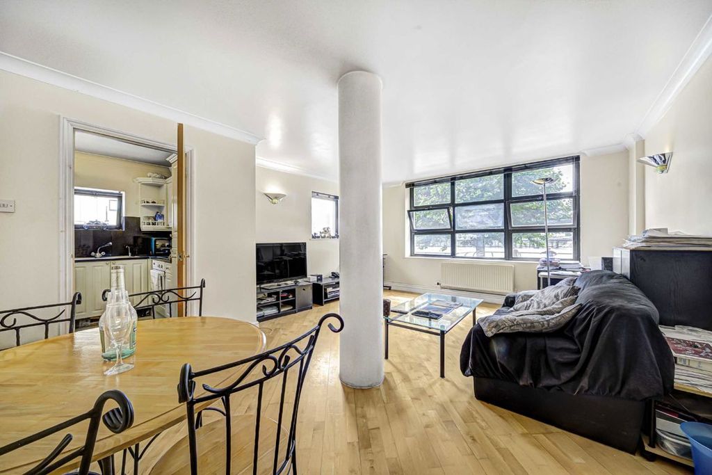Property photo 1 of 5