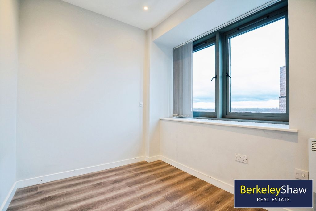 Property photo 3 of 11 Bedroom