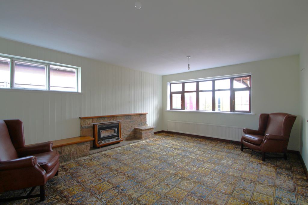 Property photo 2 of 38 Living Room